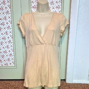Express Sexy Basic Tee Large Women's Cream V-Neck Top